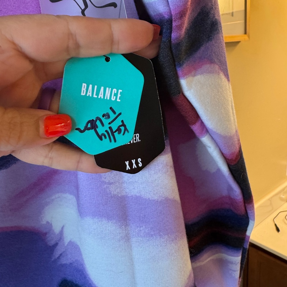LulaRoe Rise Balance Top - Picture 3 of 3